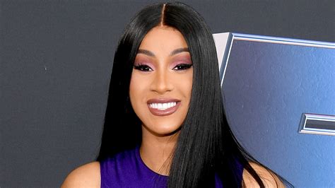 Cardi B: Bio, Height, Weight, Measurements – Celebrity Facts